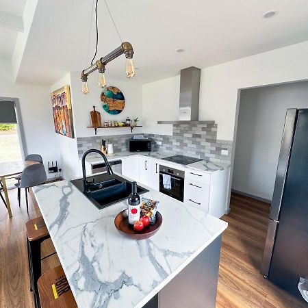 Luxury Holiday Unit 8Min Walk To Town Center With Boat Parking Малакута Екстериор снимка